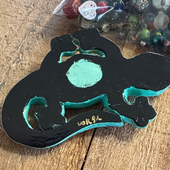 Vibrant Teal Lizard  with Bag Beads - Picture 4 of 5